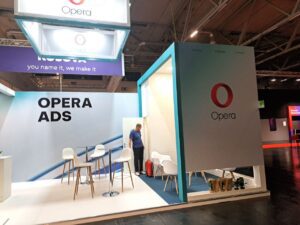 expo stand Opera