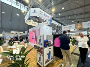 MODULARE AUFBAU FÜR DIE UNITI EXPO IN STUTTGART 53