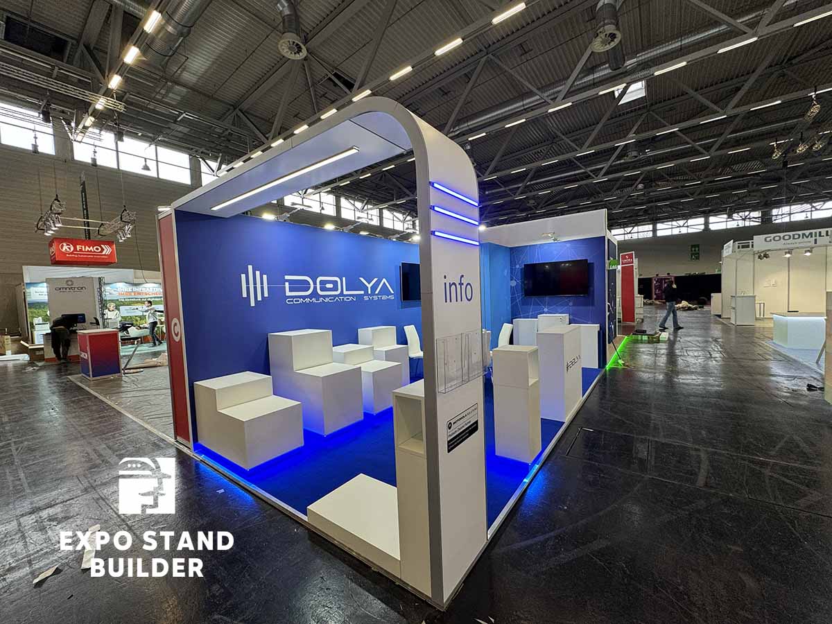 кастомізований модульний стенд на виставці рmrexpo