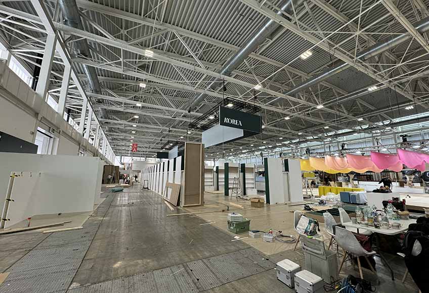 trade show event planner