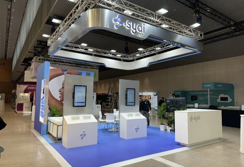 20x20 trade show booth with product demonstration area