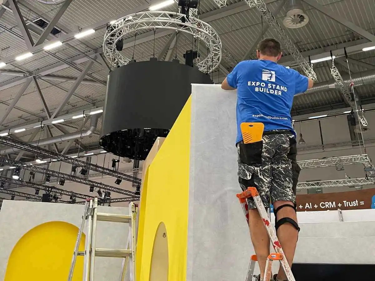 Brussels Expo build-up with transport coordination by an exhibition stand builder in Brussels
