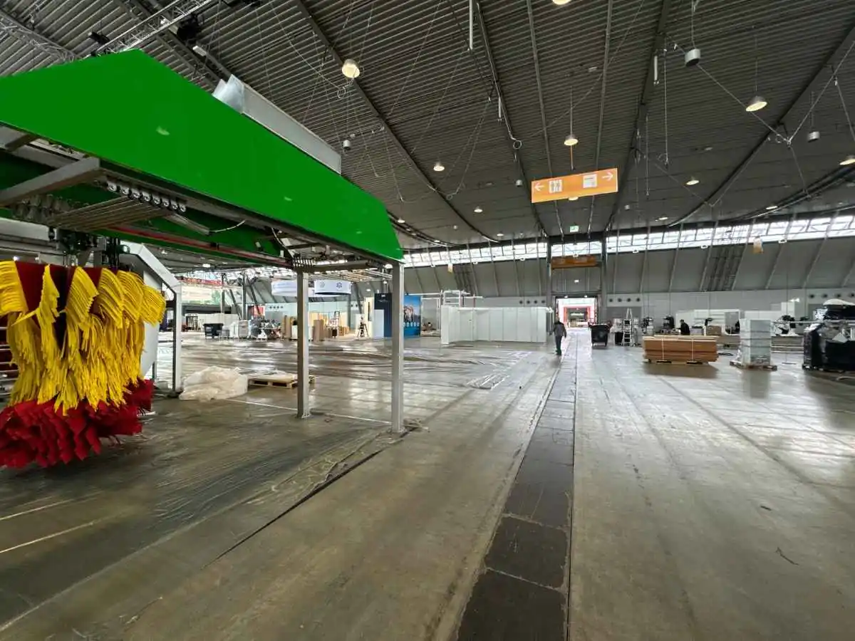 Hannover Messe build-up in Hanover with transport and dismantling coordination by a stand contractor