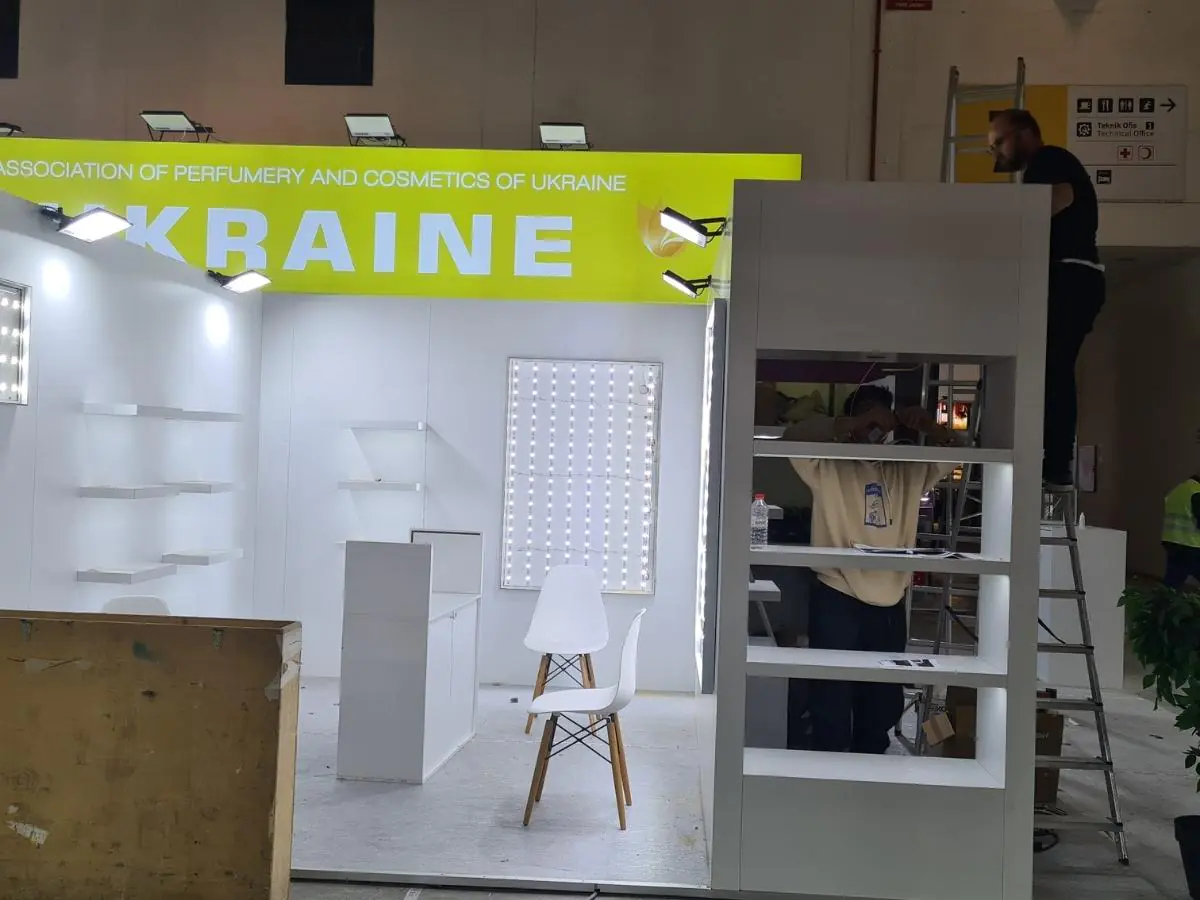 Messe Düsseldorf stand build-up with on-site coordination by an exhibition stand builder in Dusseldorf