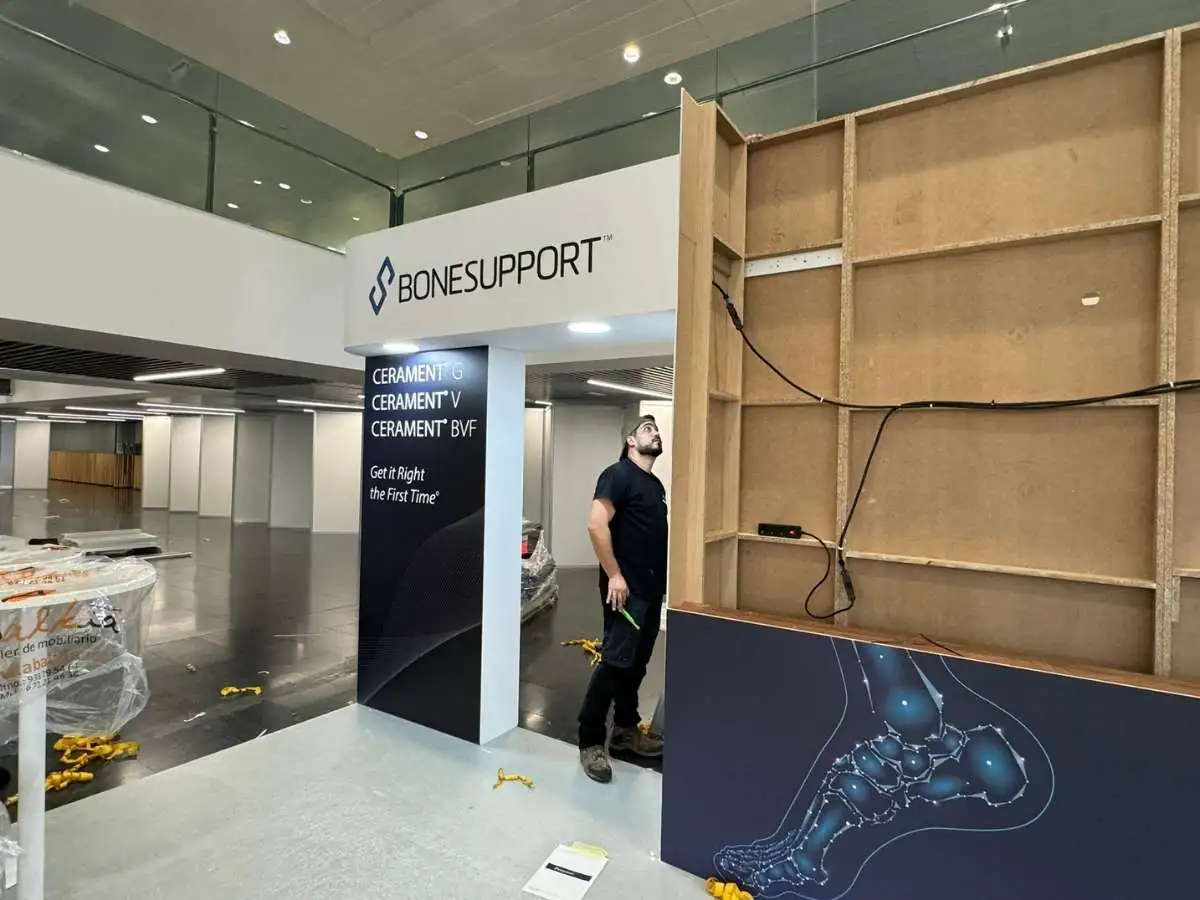 Koelnmesse Cologne stand installation with on-site coordination by an exhibition stand builder in Cologne