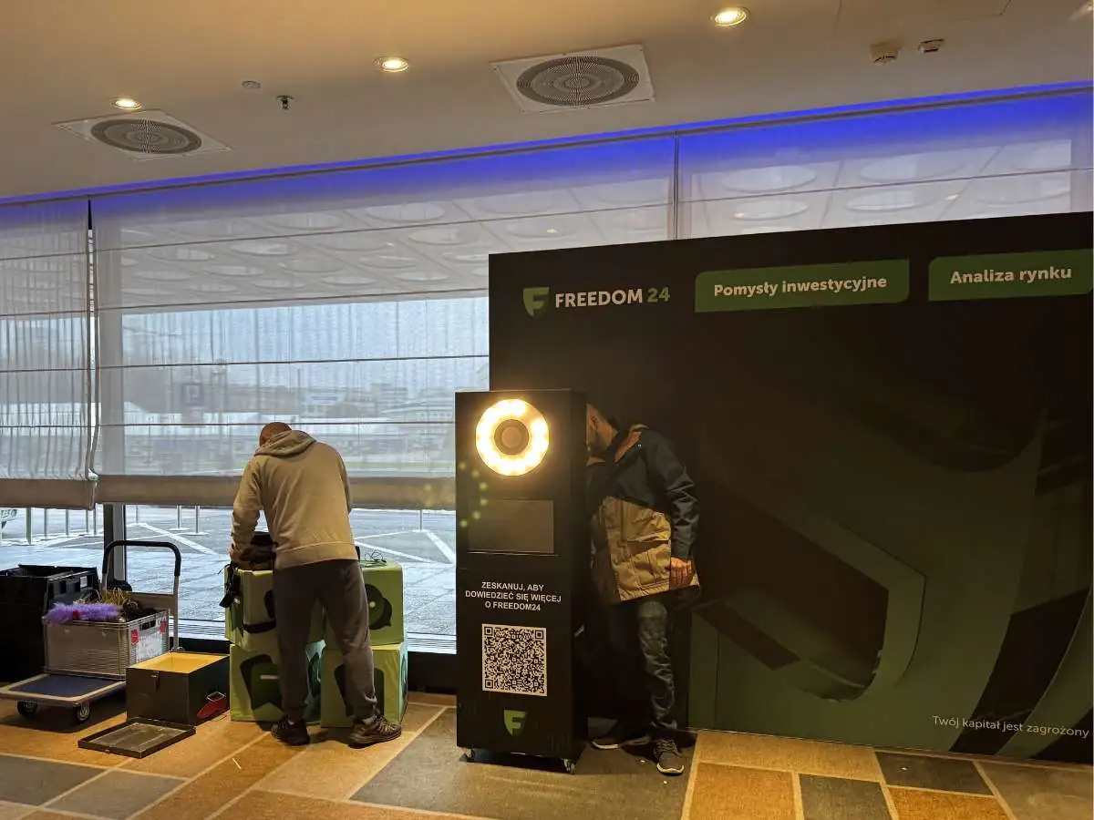 LVCC Las Vegas stand installation with on-site coordination by an exhibition stand builder in Las Vegas