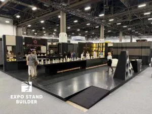 INDIVIDUELLER MESSESTAND MIT 180 QUADRATMETERN AUF DER COVERINGS IN LAS VEGAS 30