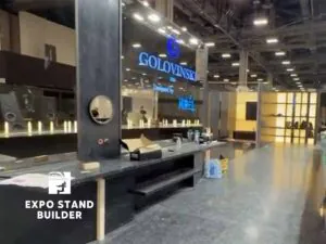 INDIVIDUELLER MESSESTAND MIT 180 QUADRATMETERN AUF DER COVERINGS IN LAS VEGAS 52