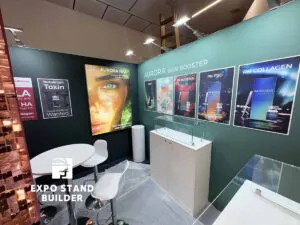 NIEWIELKIE STOISKO TARGOWE MODUŁOWE DLA MARKI KOSMETYCZNEJ NA TARGACH AMWC W MONAKO 32