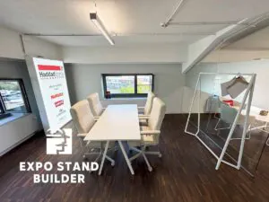 DESIGN UND BAU EINES TEMPORÄREN SHOWROOMS IN DÜSSELDORF FÜR DEN EINZELHANDEL 113