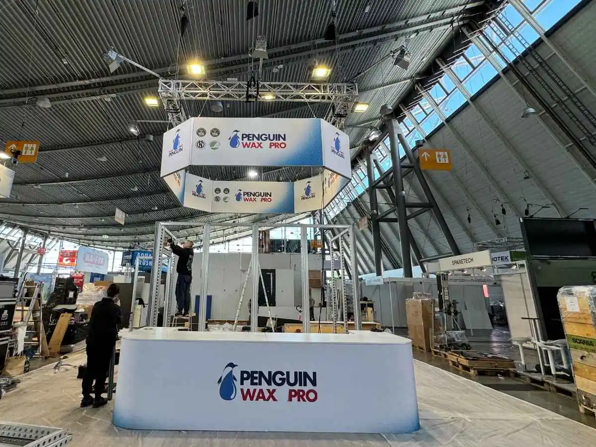 Tokyo Big Sight stand installation in Tokyo with transport and dismantling coordination by a booth builder