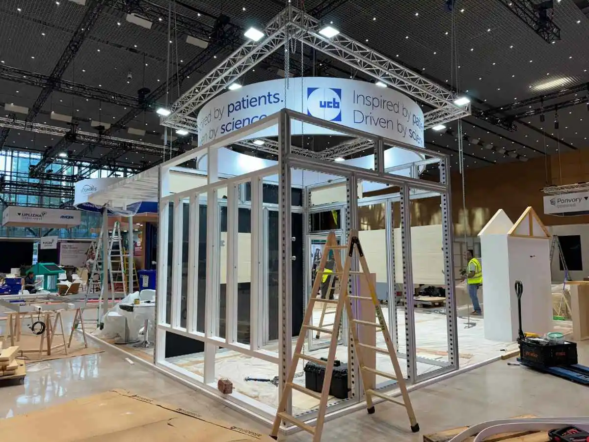 ROMEXPO stand build-up in Bucharest by a booth contractor with on-site coordination and approval checks