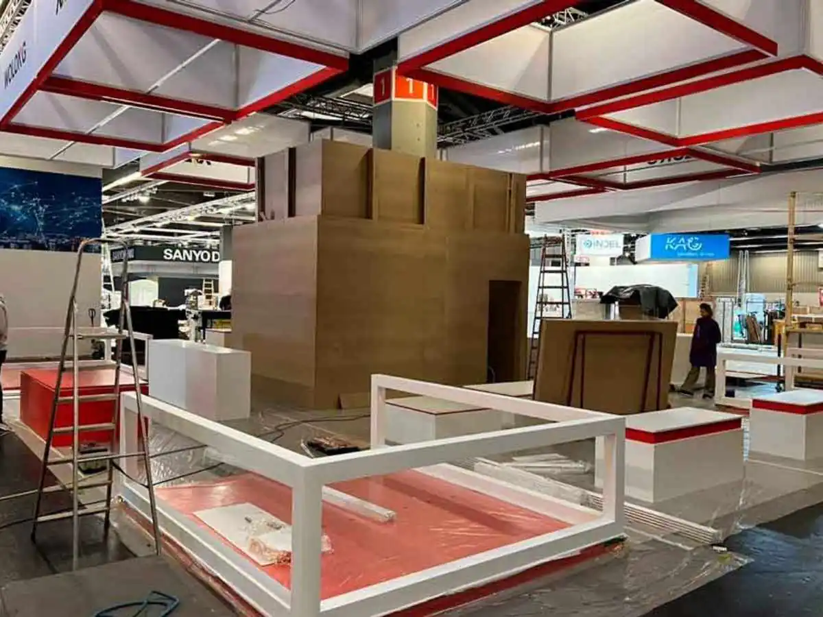 Seattle Convention Center stand installation in Seattle with on-site coordination by a booth builder