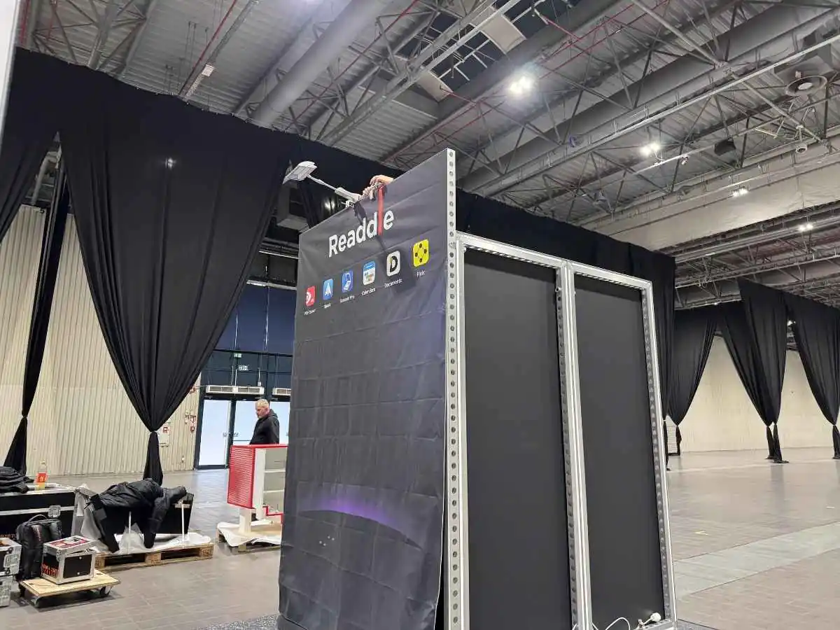 Stand installation at Thessaloniki International Exhibition Centre in Thessaloniki with local approval coordination