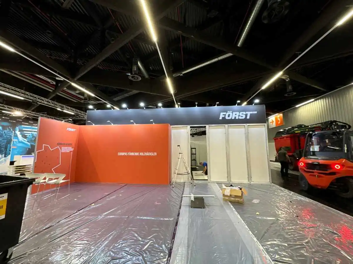 Messe Stuttgart build-up for Didacta  2029 with transport and dismantling coordination in Stuttgart