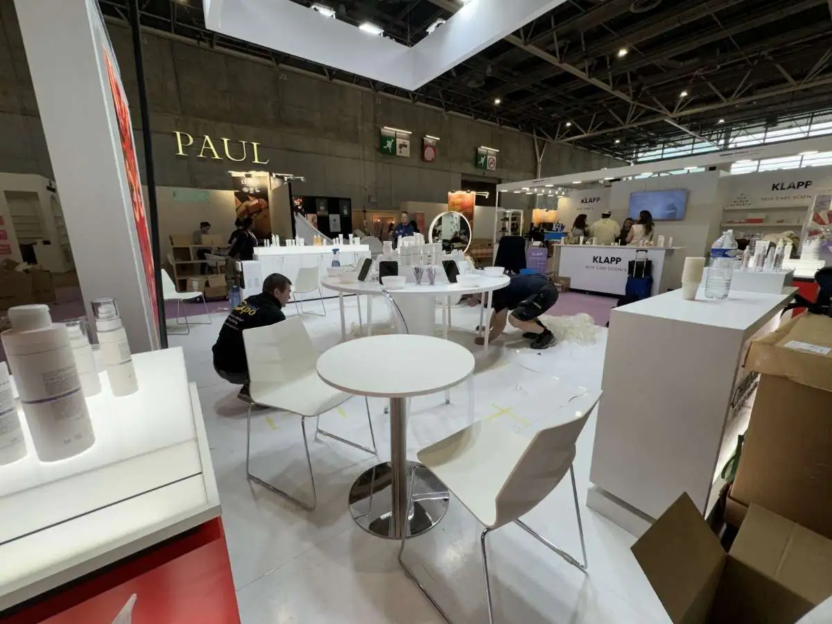 Koelnmesse Cologne stand installation with on-site coordination by an exhibition stand contractor