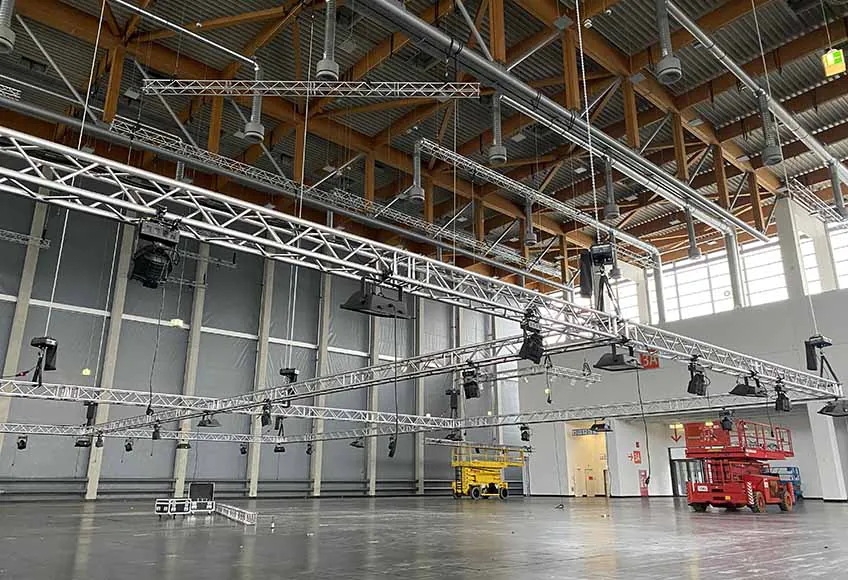 domestic and international trade show shipping