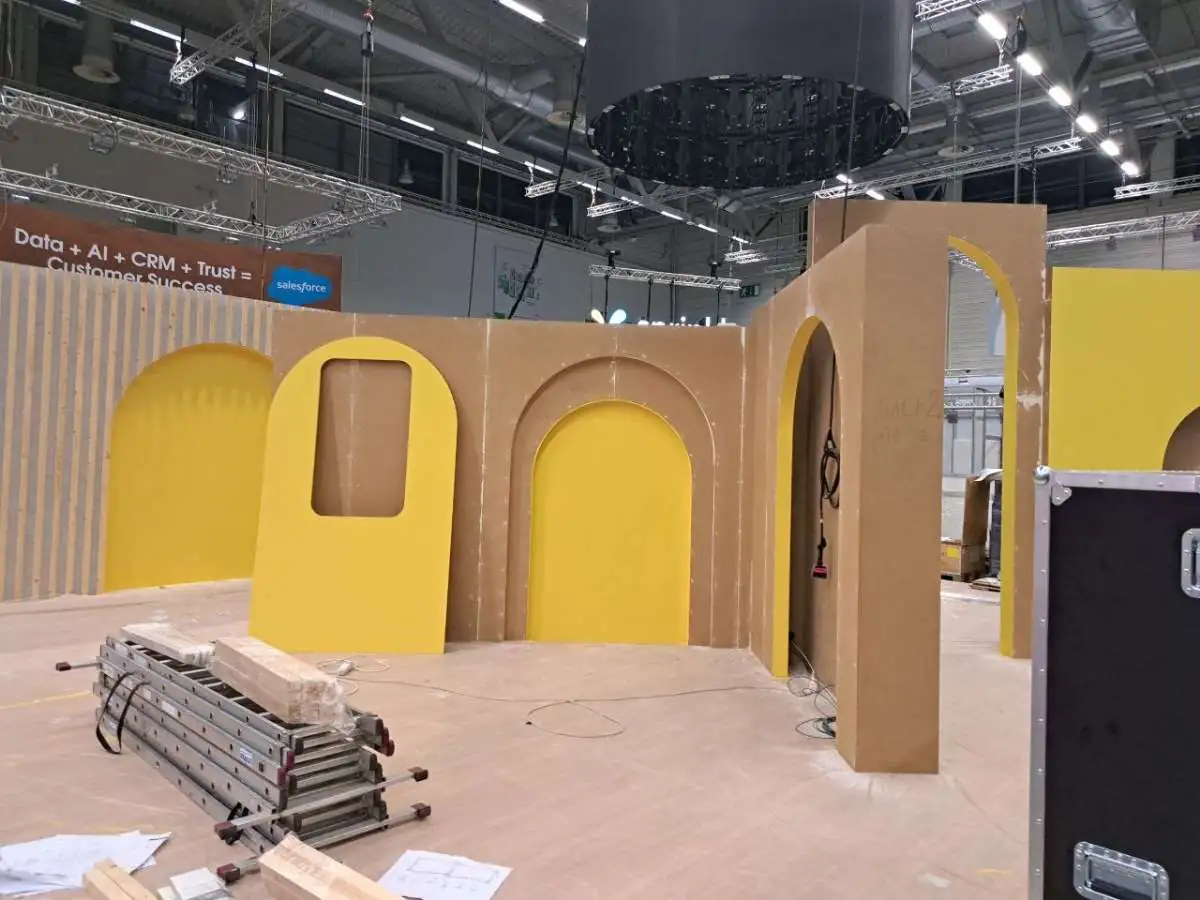 NürnbergMesse build-up in Nuremberg with on-site stand installation by an exhibition stand builder in Nuremberg