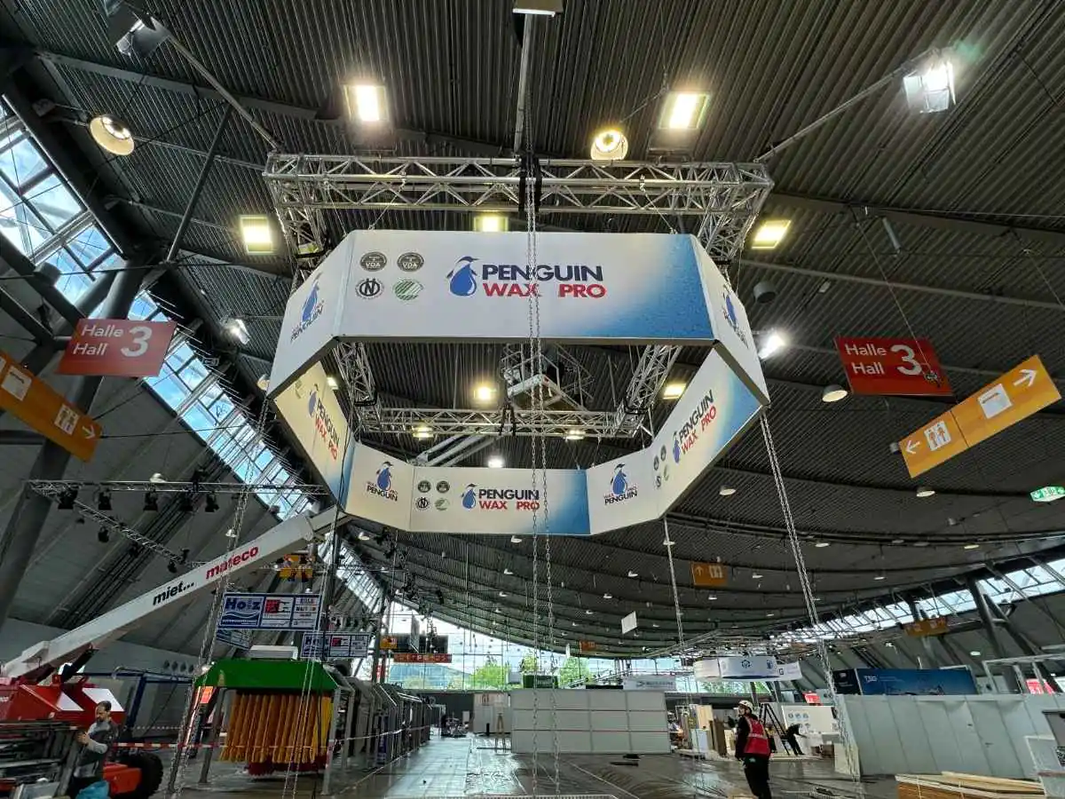 Tokyo Big Sight stand installation in Tokyo with on-site coordination by a booth builder