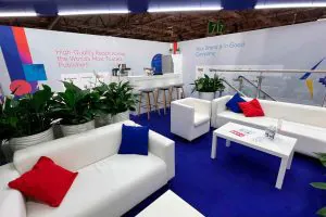 TWO-STORY EXHIBITION BOOTH DESIGN IDEAS 31