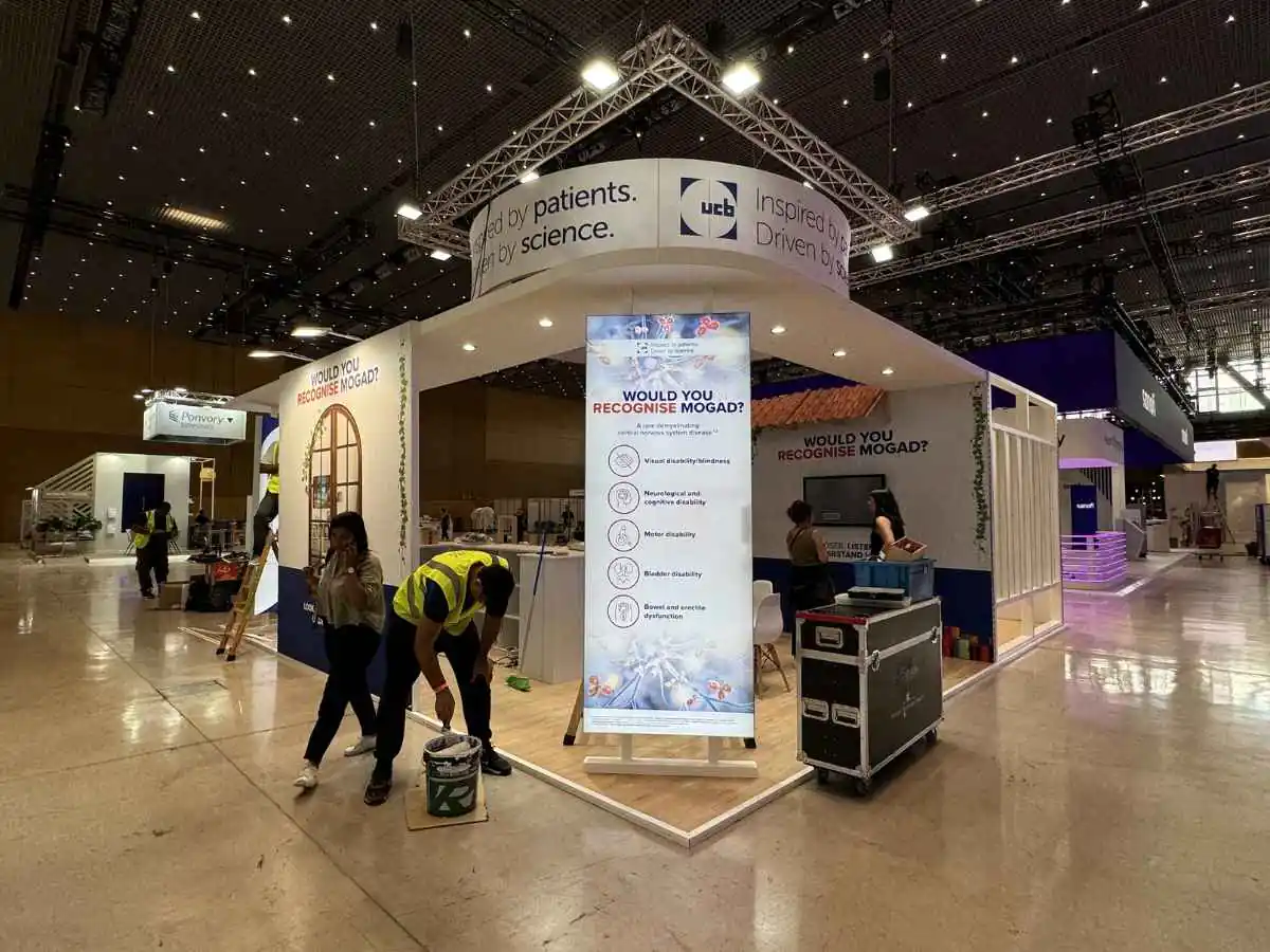 Messe Düsseldorf build-up in Dusseldorf with transport coordination by a stand contractor