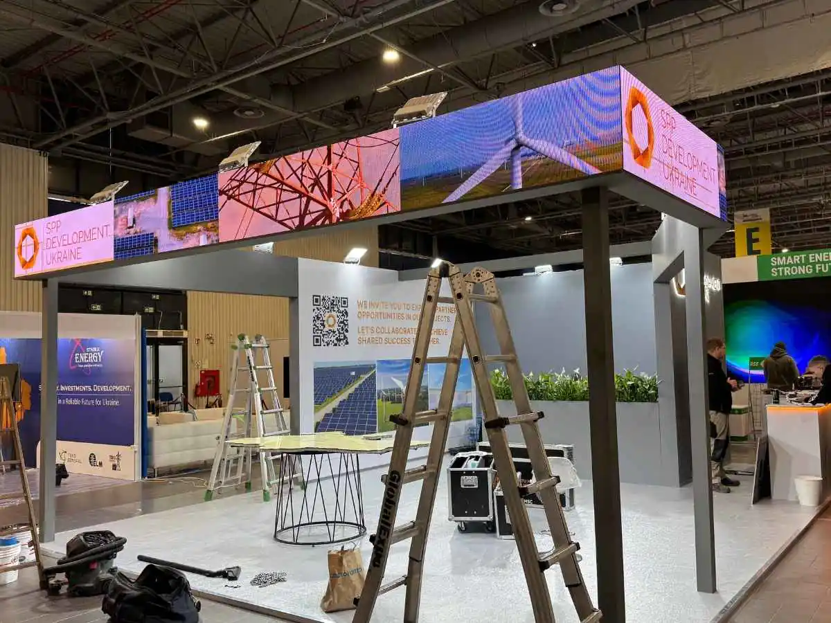 ROMEXPO build-up in Bucharest with exhibition stand contractor coordination and on-site installation
