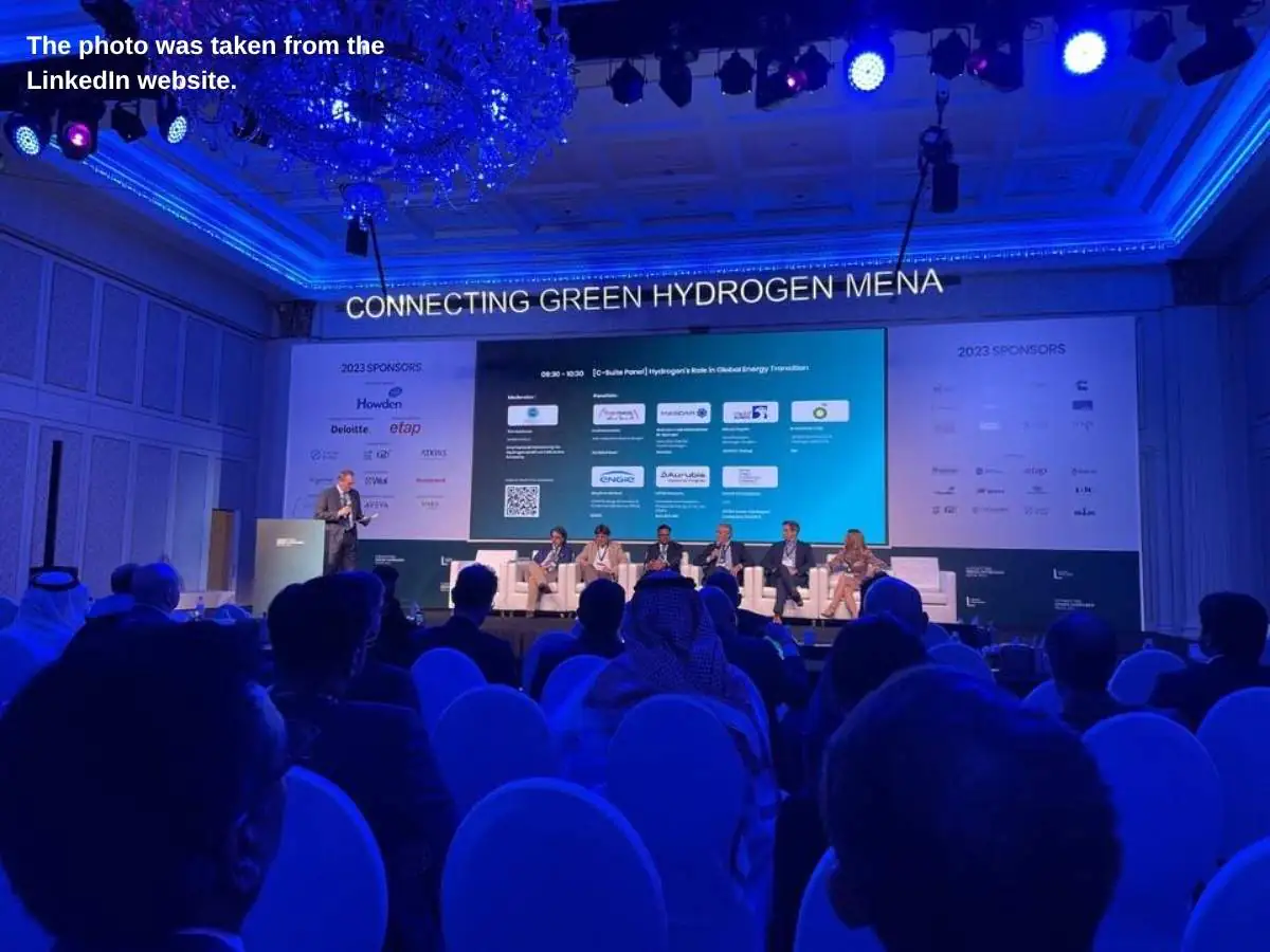 Connecting Green Hydrogen MENA  2027 Dubai stand with meeting area at Madinat Jumeirah Conference & Events Centre