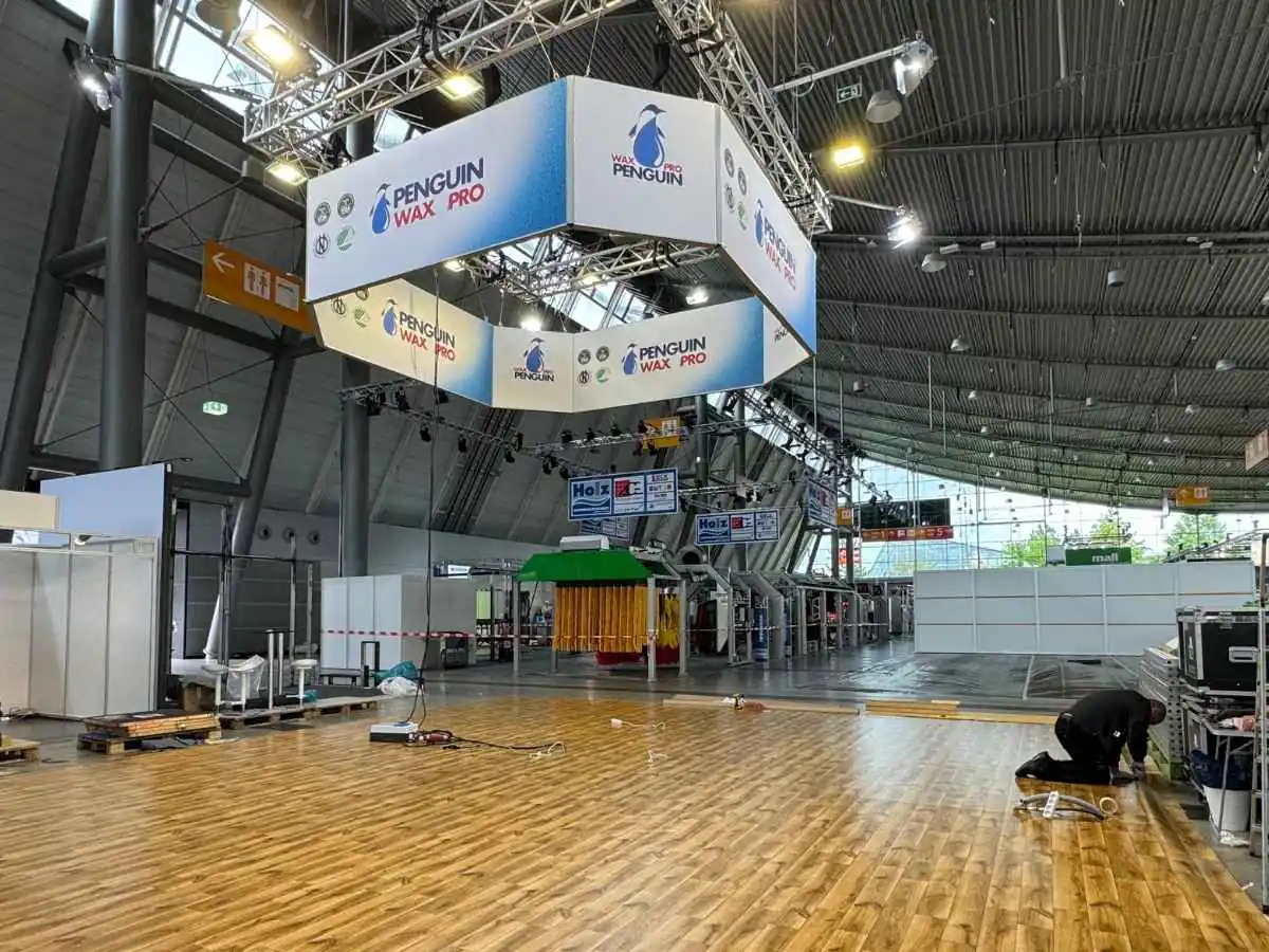 Build-up at Thessaloniki International Exhibition Centre with on-site coordination by an exhibition stand builder in Thessaloniki