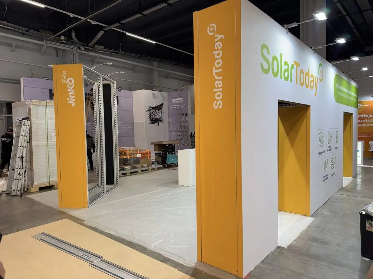 Las Vegas Convention Center LVCC build-up by an exhibition stand builder in Las Vegas with approval and installation control