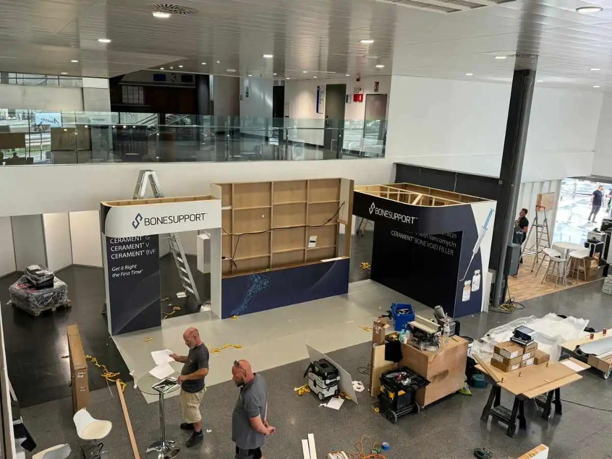 Stand installation at Messe München in Munich with logistics support by a booth builder in Munich