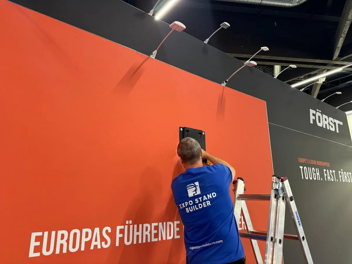 Mandalay Bay Convention Center Las Vegas stand installation with on-site coordination by an exhibition stand builder in Las Vegas