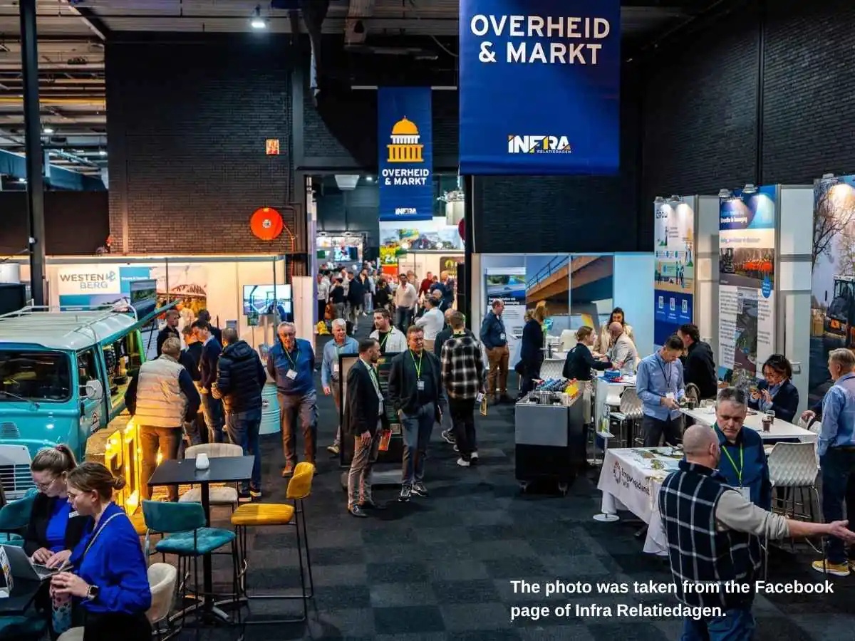 Infra Relatiedagen  2027 stand in Hardenberg with meeting area and technical product display