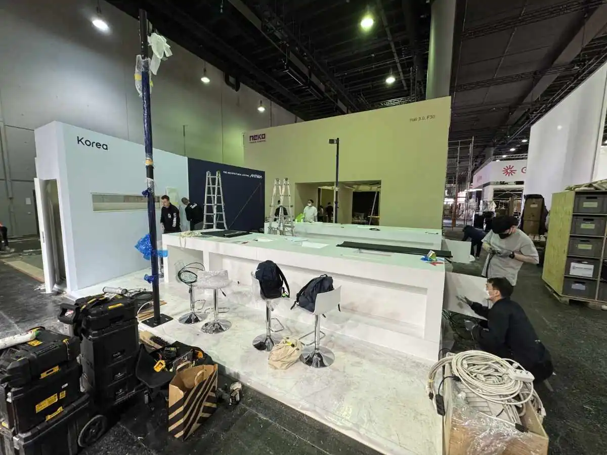 Messe Stuttgart build-up with transport and dismantling coordination by an exhibition stand contractor in Stuttgart