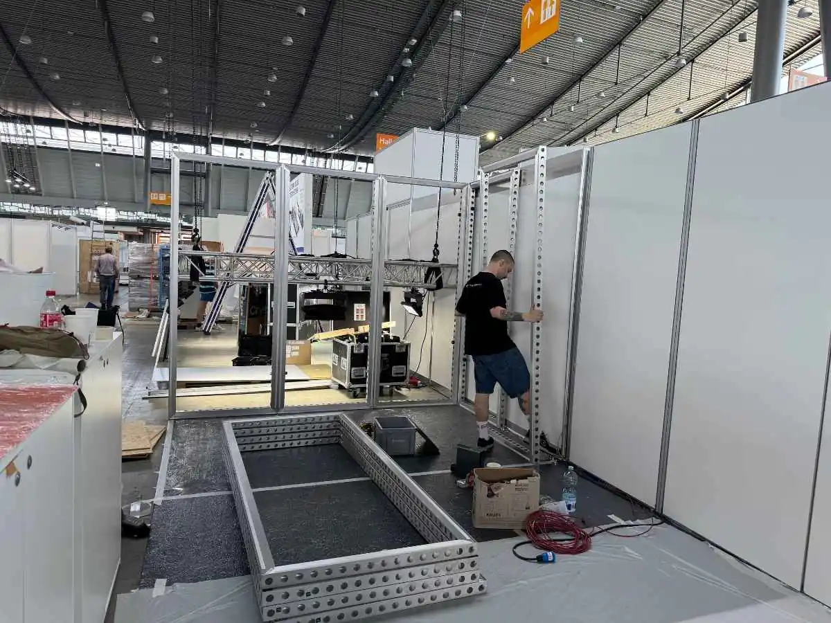 Tokyo Big Sight stand installation with local approvals and on-site coordination by an exhibition stand contractor in Tokyo
