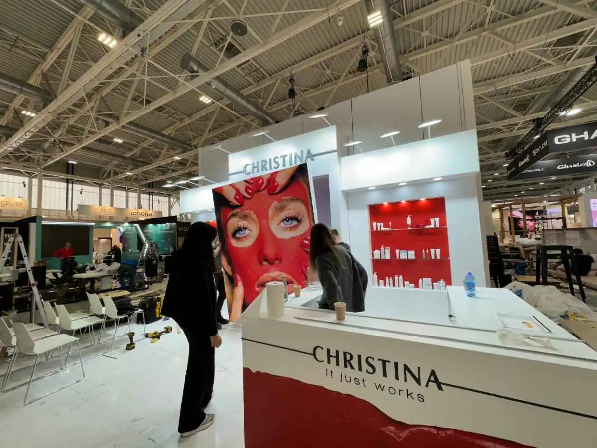 Stand installation at Korea International Exhibition Center KINTEX in Seoul with logistics coordination by a booth builder