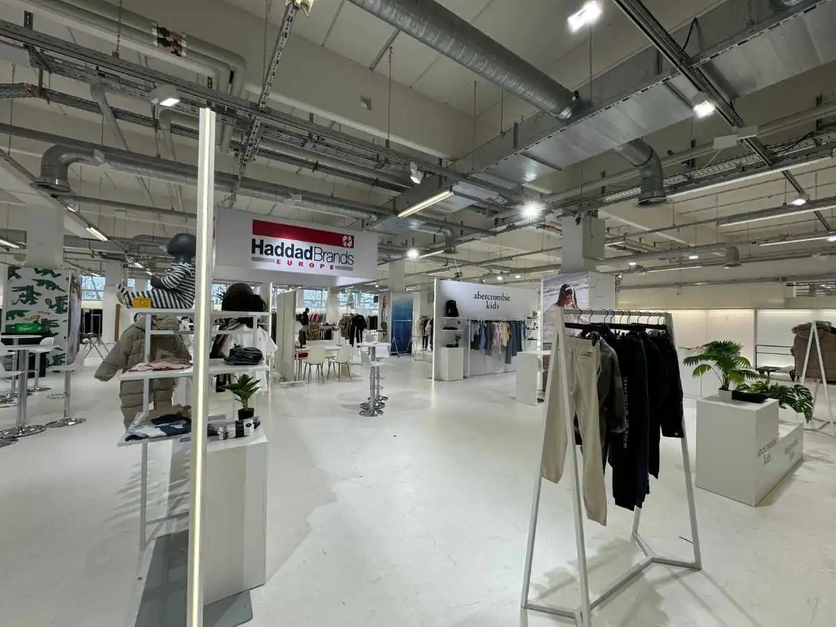KINTEX Seoul stand installation with transport coordination by an exhibition stand builder in Seoul
