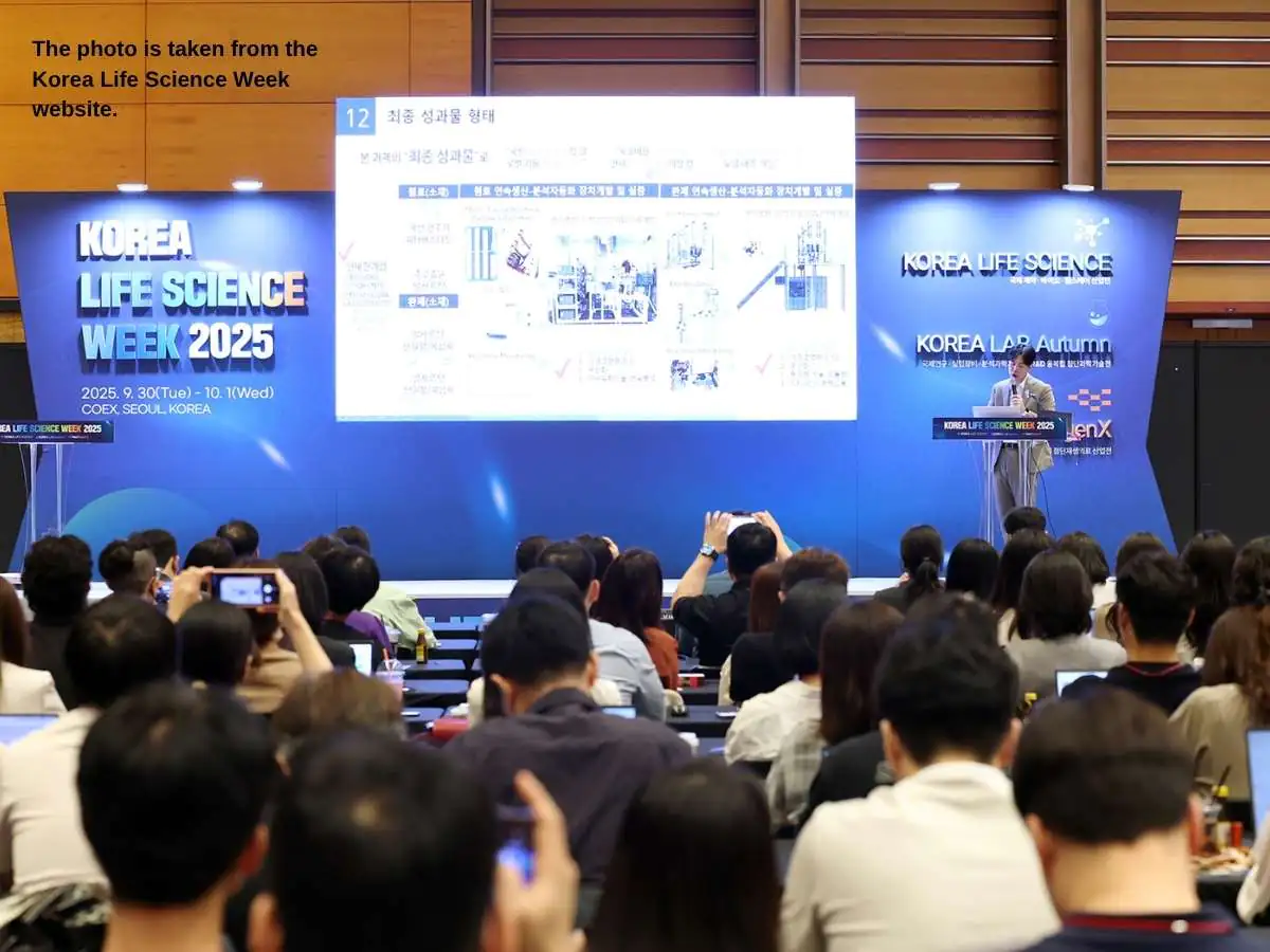 Exhibition stand at Korea Life Science Week  2026 in Seoul with lab analytics demo zone at COEX