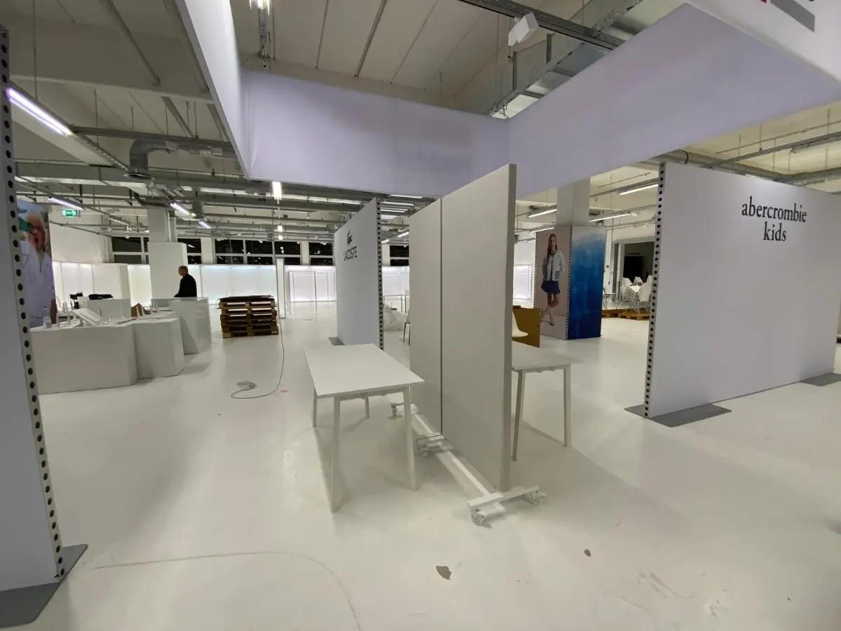 Fiera Milano build-up in Milan with exhibition stand contractor coordination and installation control
