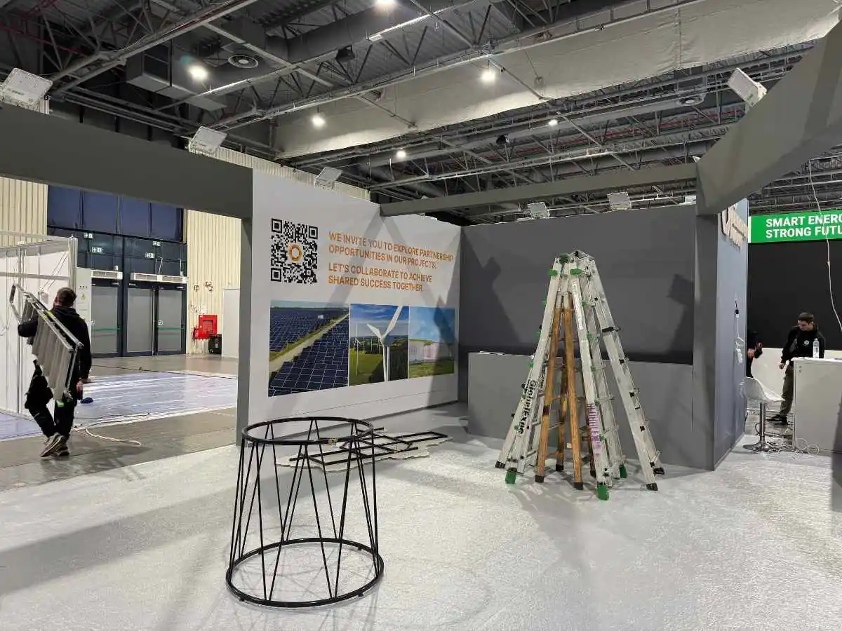 ExCeL London build-up in London with on-site coordination by an exhibition stand contractor