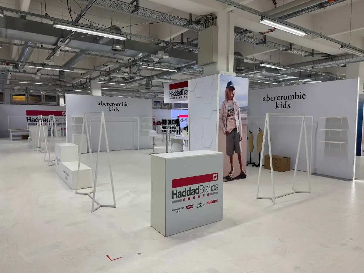 Fiera Milano build-up by an exhibition stand builder in Milan with on-site installation coordination