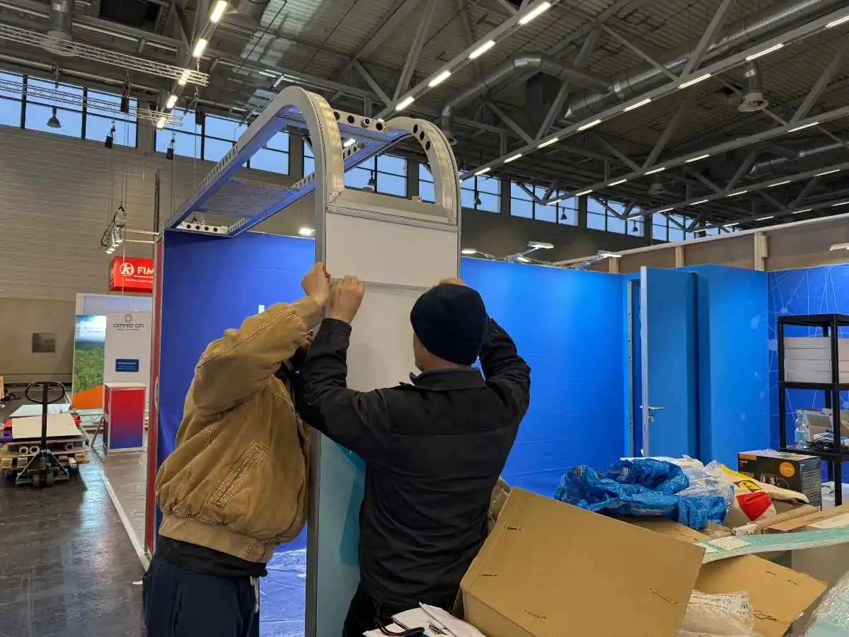 Stand installation at Korea International Exhibition Center KINTEX in Seoul with on-site coordination by a booth builder