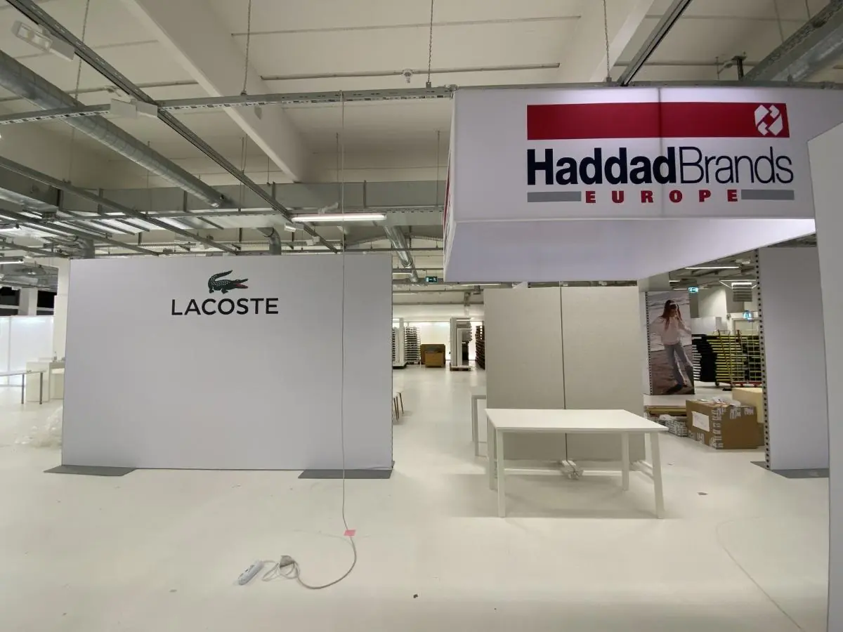 Las Vegas Convention Center LVCC build-up with on-site coordination by an exhibition stand builder in Las Vegas