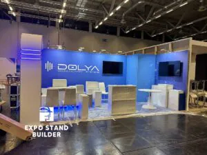 INDIVIDUELL ANGEPASSTER MODULARER MESSESTAND AUF DER PMREXPO 30