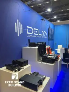 INDIVIDUELL ANGEPASSTER MODULARER MESSESTAND AUF DER PMREXPO 40