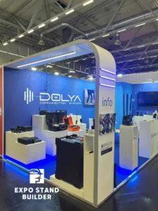 INDIVIDUELL ANGEPASSTER MODULARER MESSESTAND AUF DER PMREXPO 31