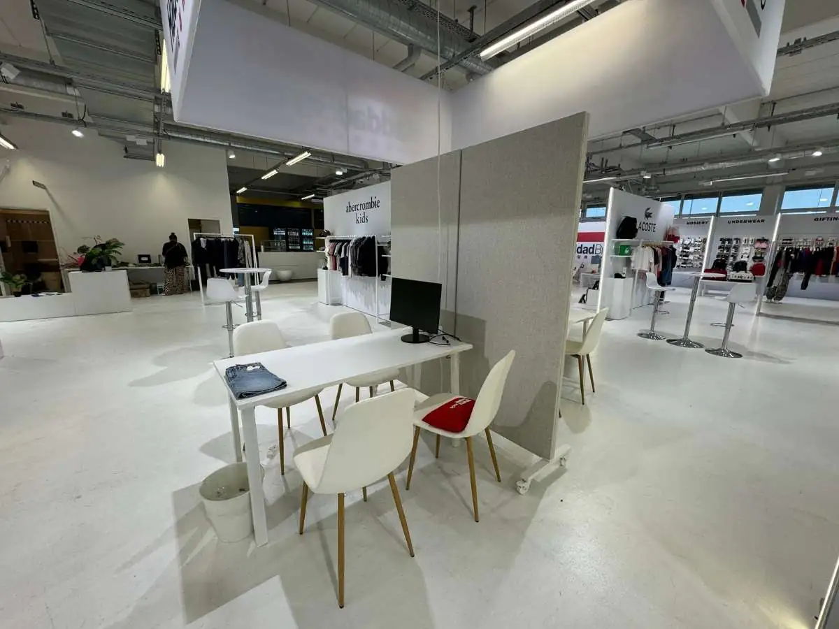 Hannover Messe stand installation in Hanover with logistics support from a booth builder