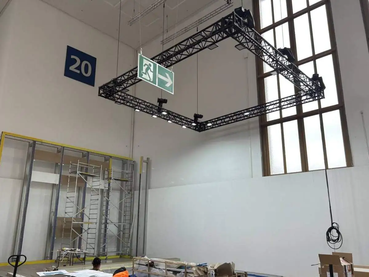 Eurexpo Lyon build-up with exhibition stand contractor in Lyon for Piscine Global  2026