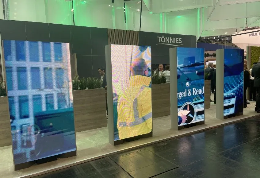 Messestand-Rückwand für 10x10-Standlayout für Erstaussteller