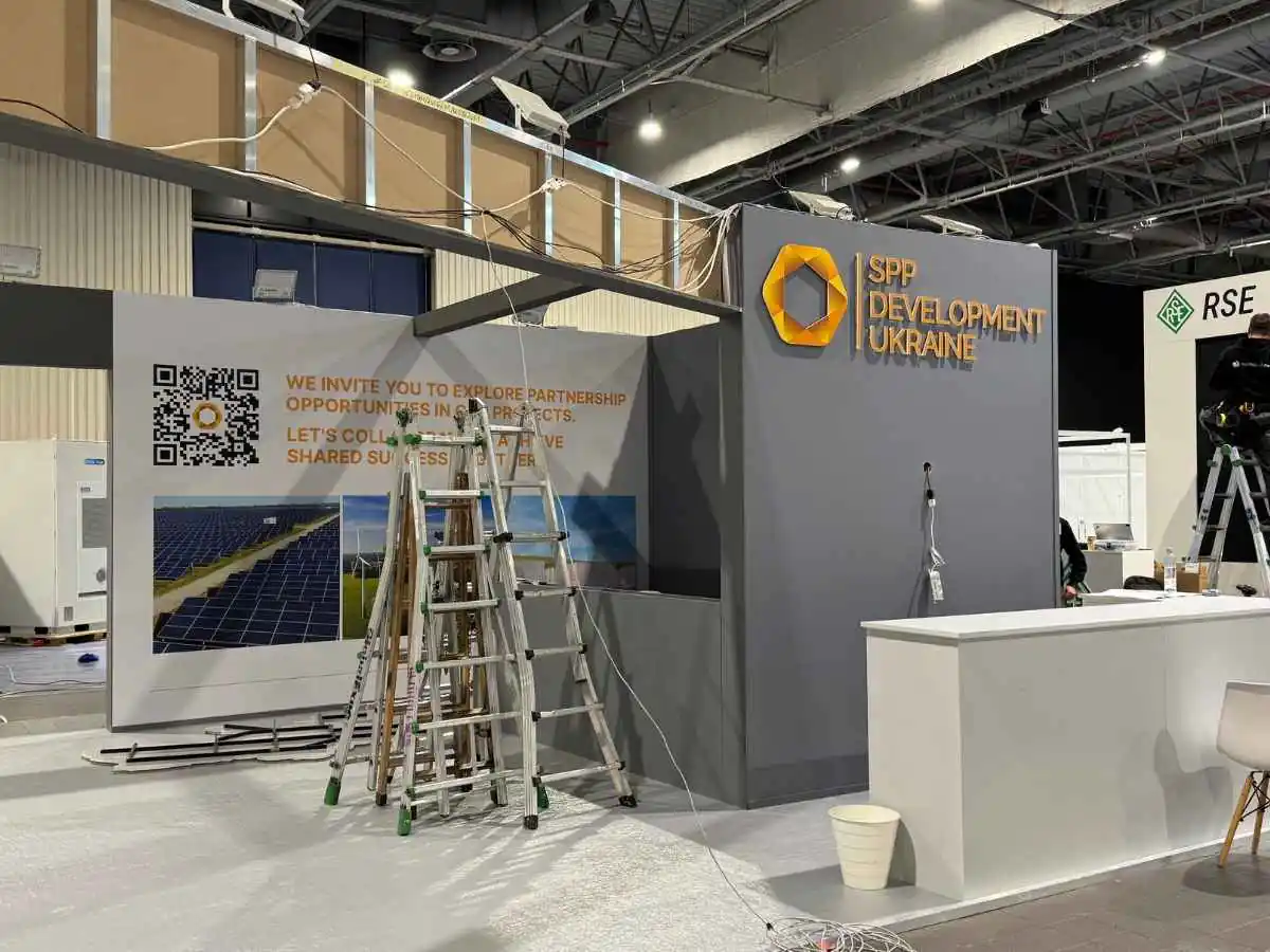 Ontario Convention Center stand installation in Ontario with logistics support by a booth builder