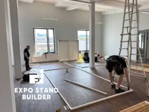 DESIGN UND BAU EINES TEMPORÄREN SHOWROOMS IN DÜSSELDORF FÜR DEN EINZELHANDEL 131
